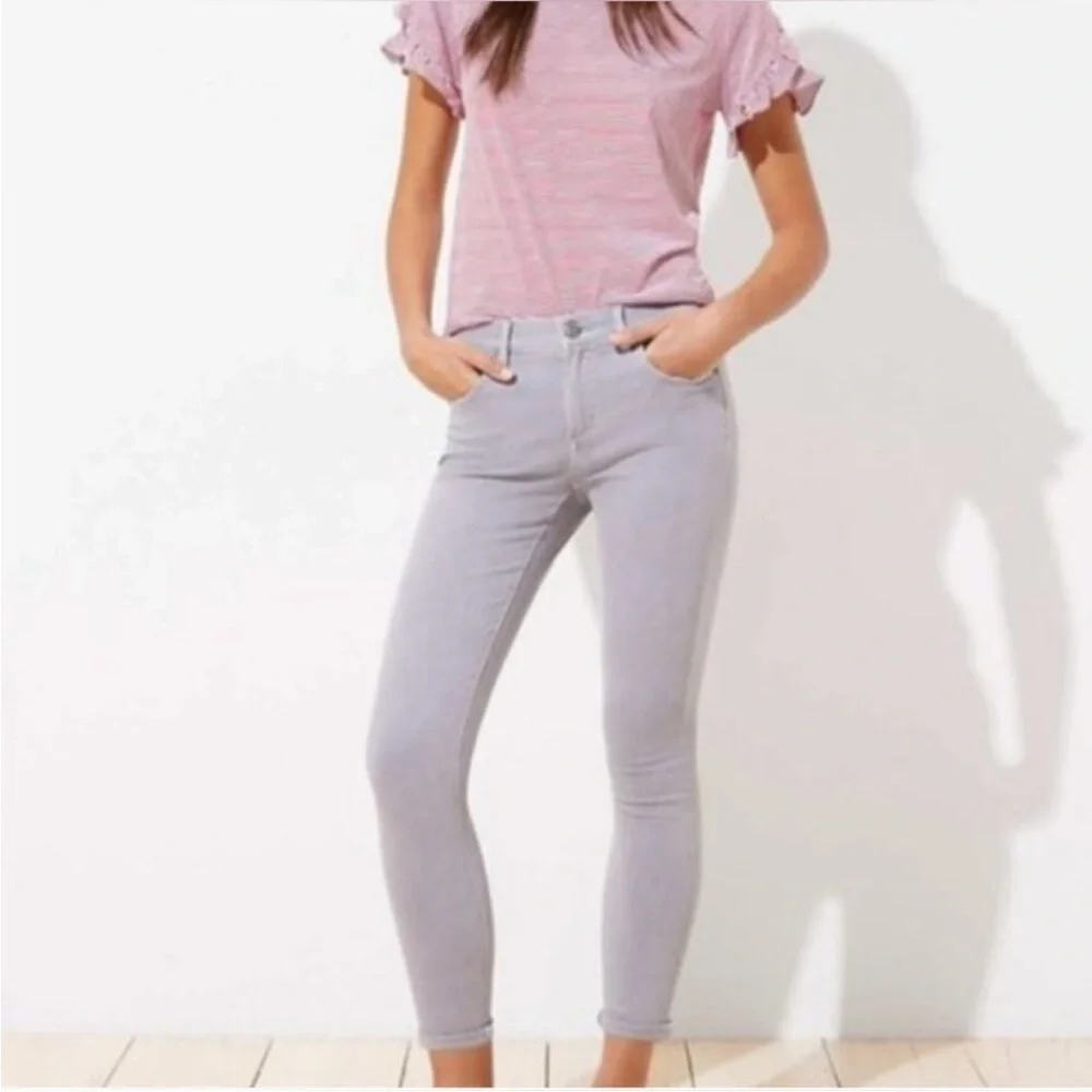 LOFT Curvy Skinny Crop‎ in soft gray. Worn about 6-7x but good shape